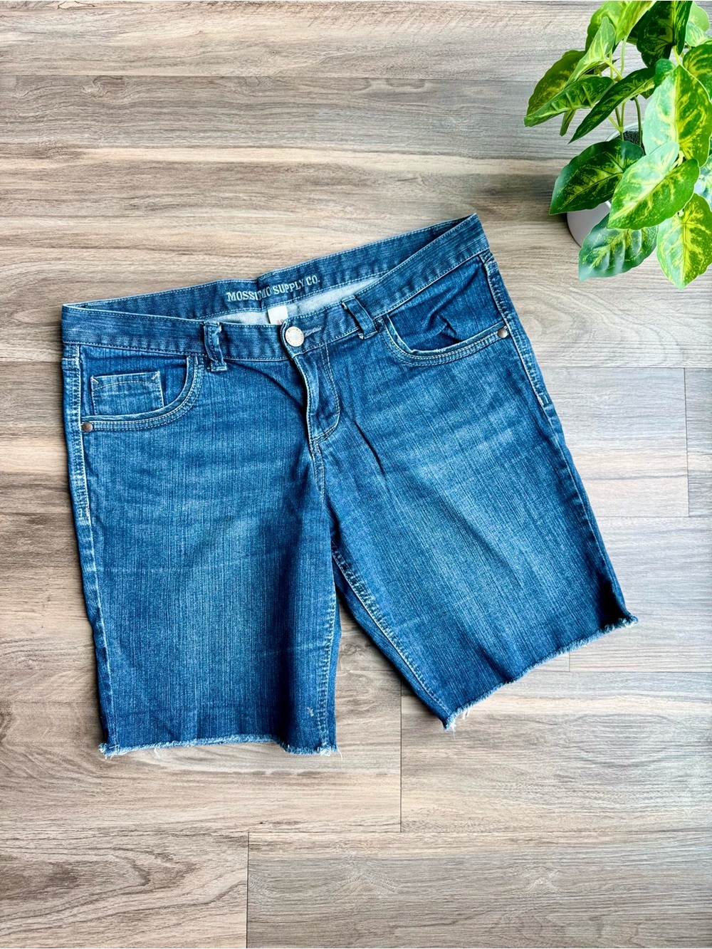 Mossimo‎ Supply Co. Denim Bermuda Shorts Medium Wash Raw Hem Cuffed Size 9